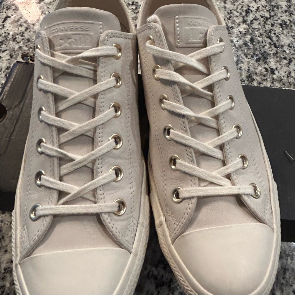Converse CTAS Ox Leather Sneakers | Women’s 10 / Men’s 8 - Picture 2 of 8